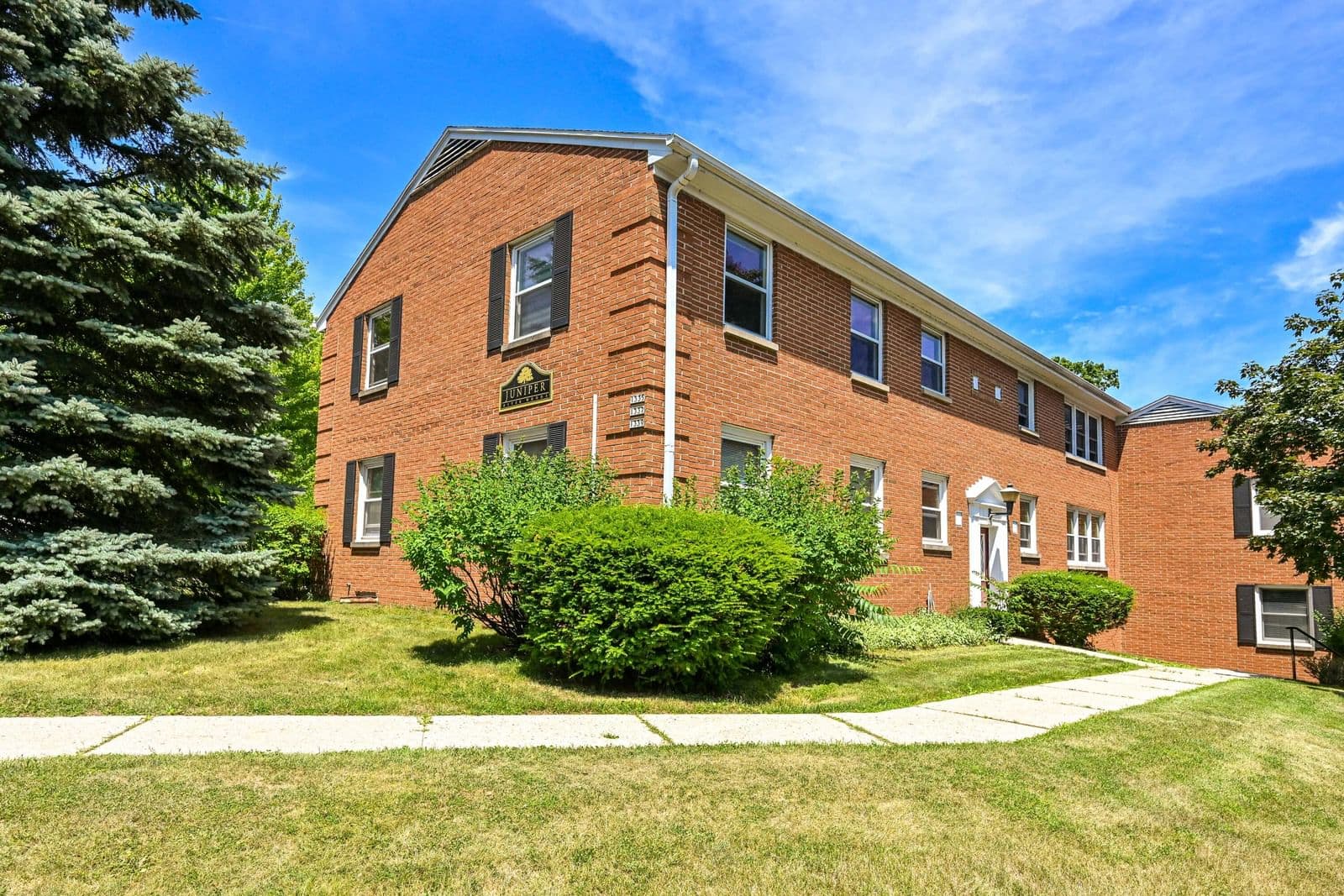 1335 Randolph, Milwaukee, WI
