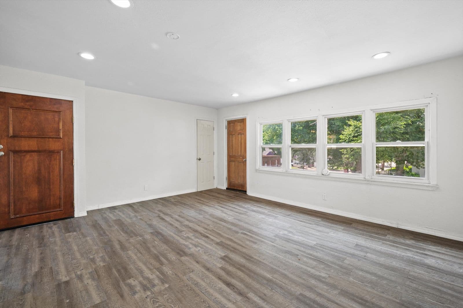 Photo 4 of 5400 53rd