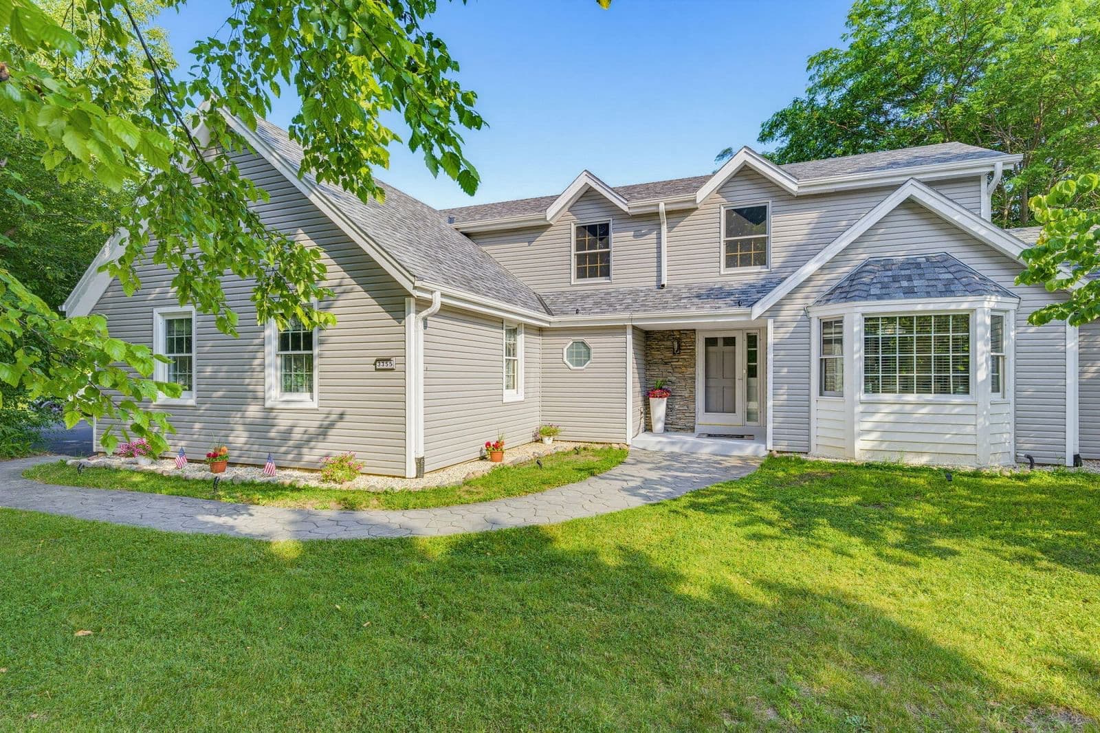 3355 Normandy, Oak Creek, WI