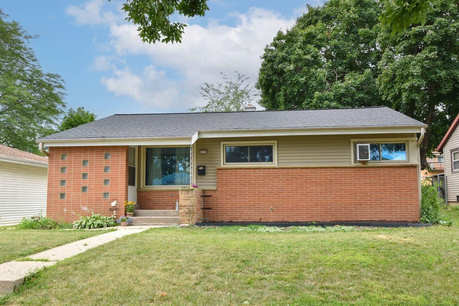 8605 Lawrence