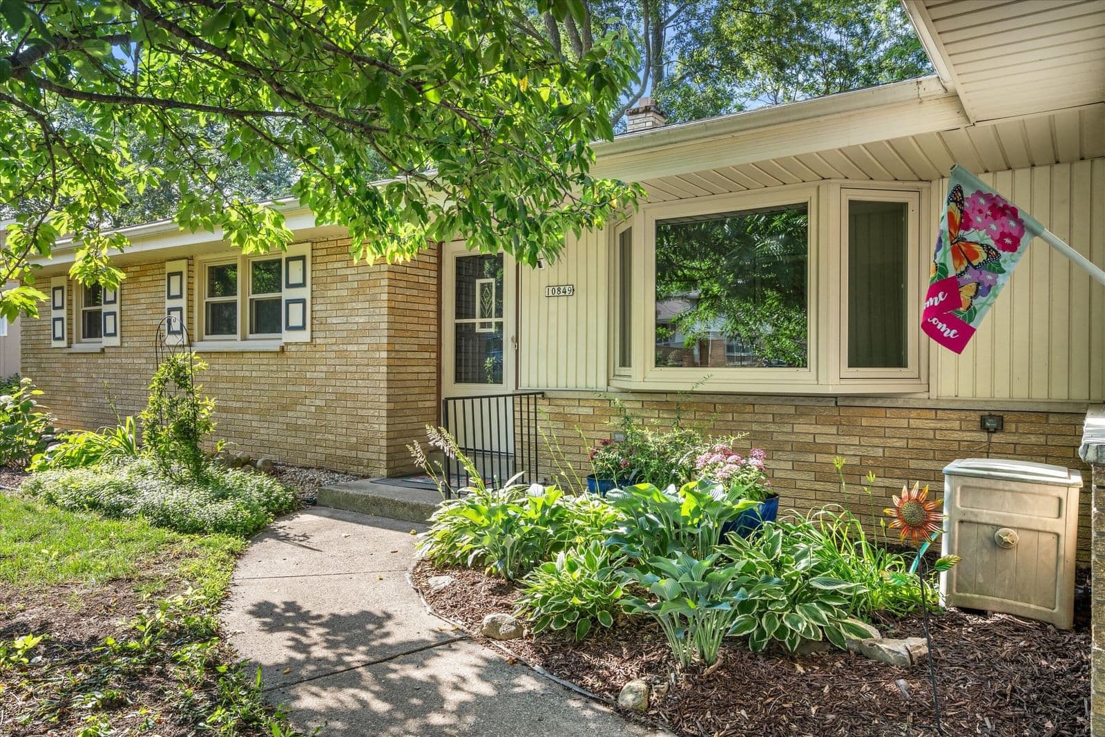 10849 Derby, Wauwatosa, WI