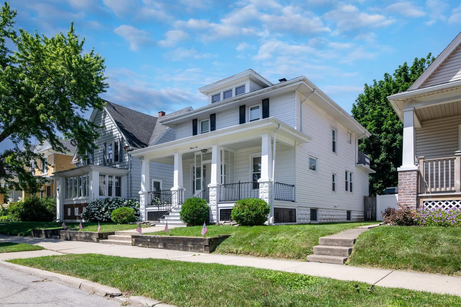 1110 Hayes
