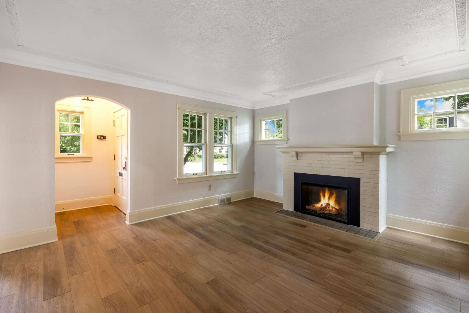 5901 Shoreland