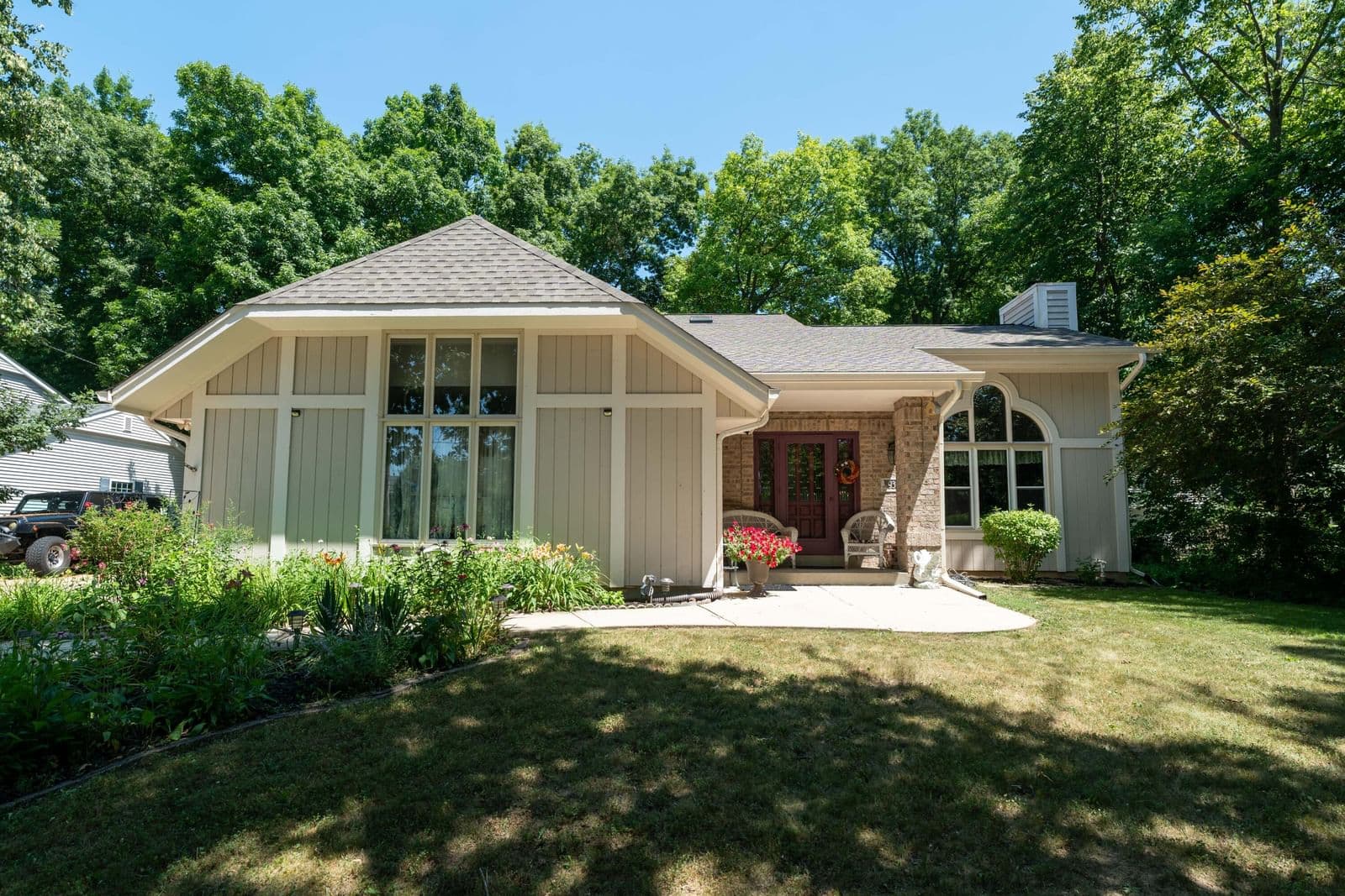 9380 15th, Oak Creek, WI