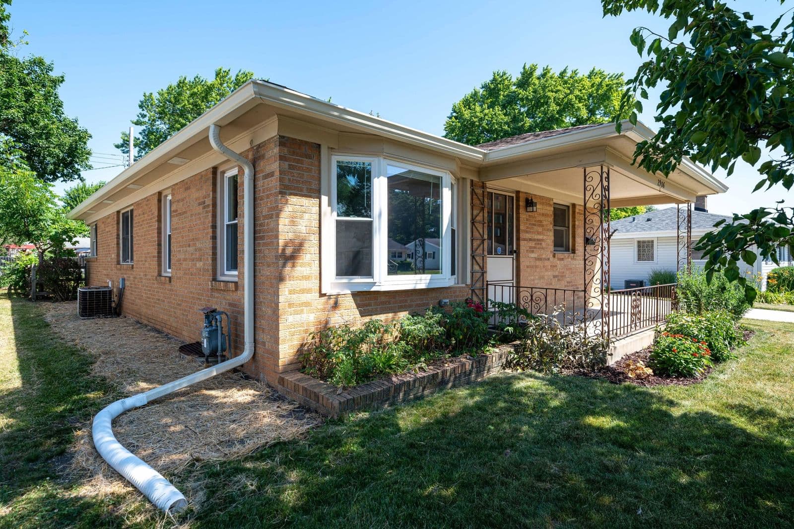 2906 Delaware