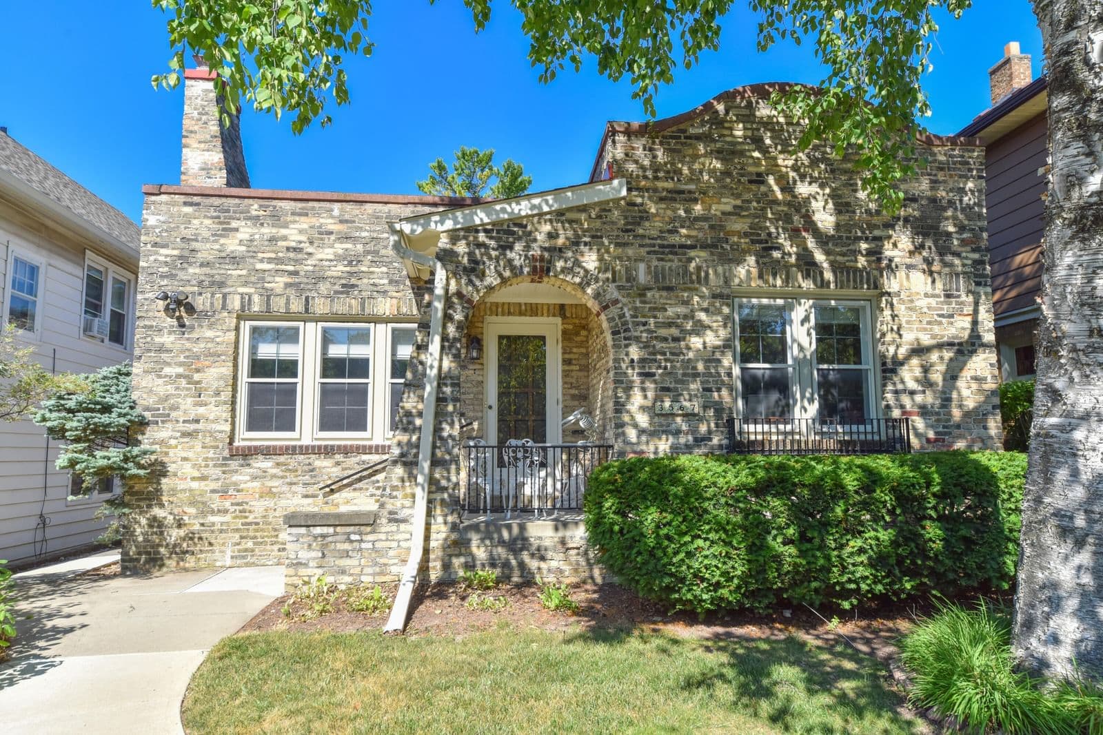 3567 Murray, Shorewood, WI