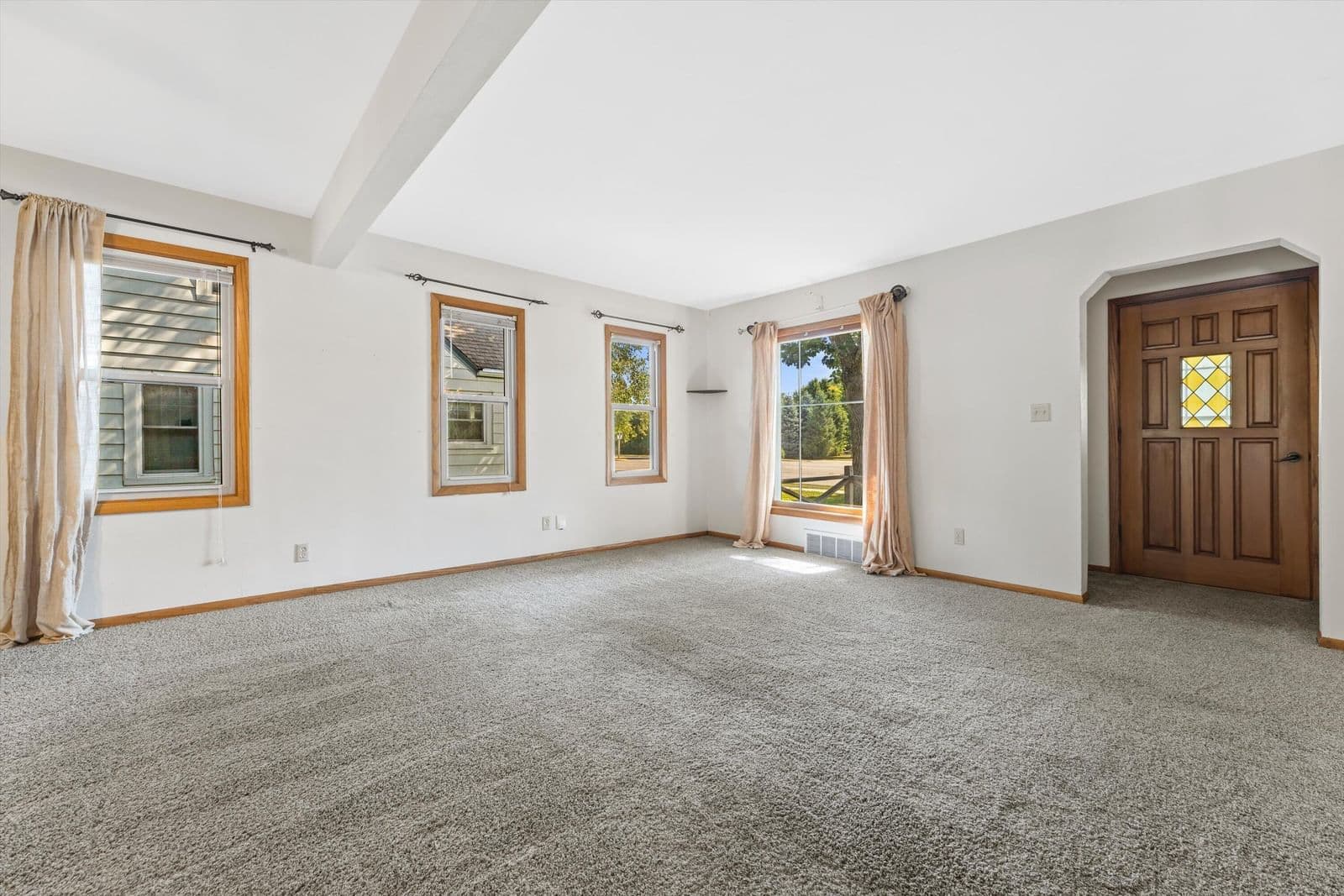 1085 Calhoun