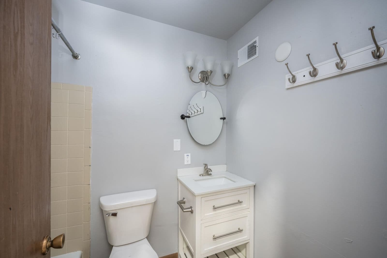 Photo 5 of 9012 N 70th