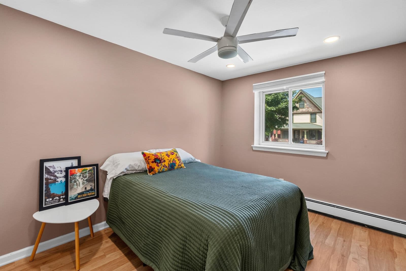 Photo 4 of 2222 Belleview