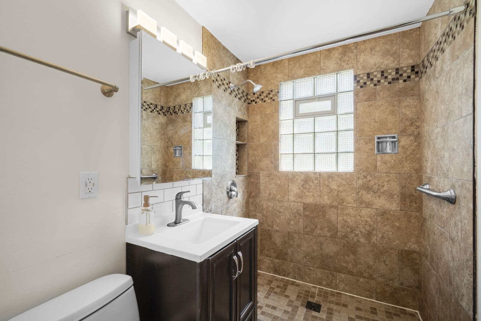 Photo 5 of 166 91st