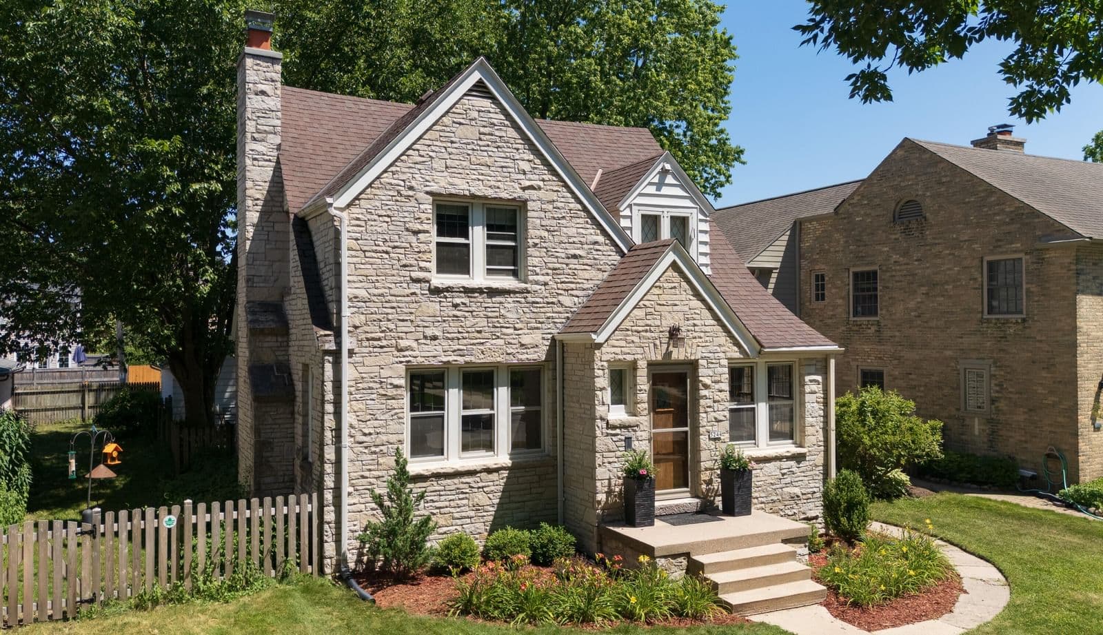5244 Shoreland