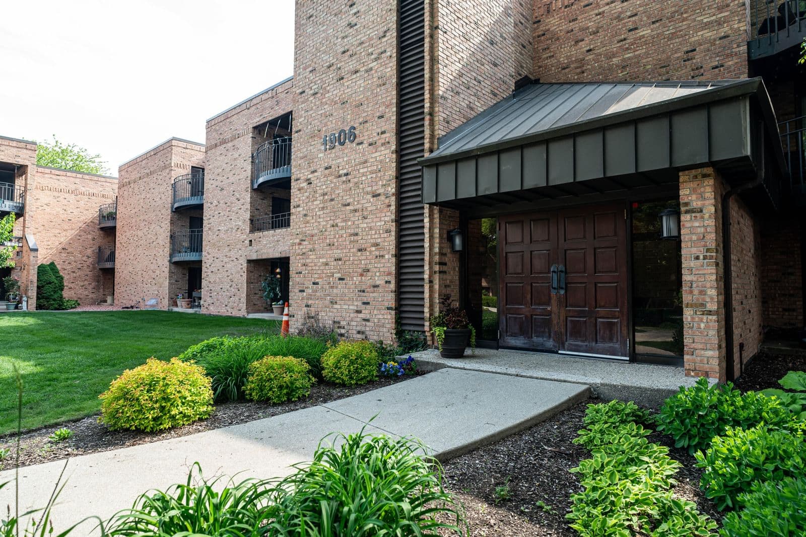 1906 Shorewood, Shorewood, WI