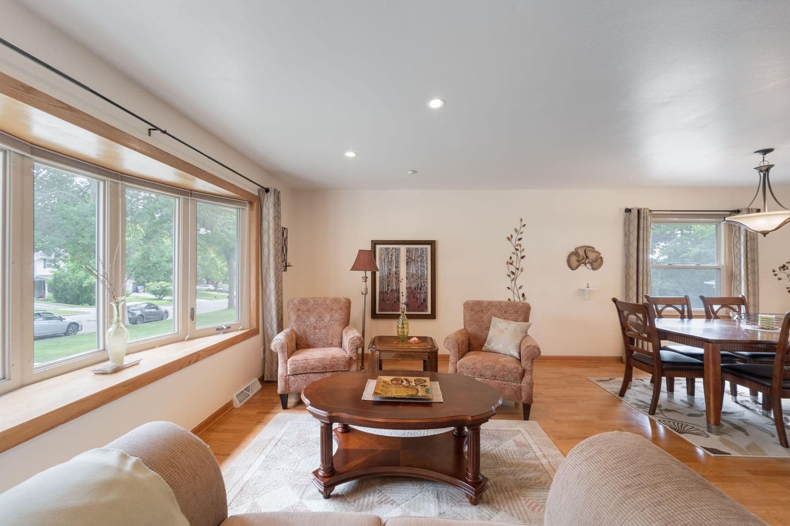 4109 Hemlock