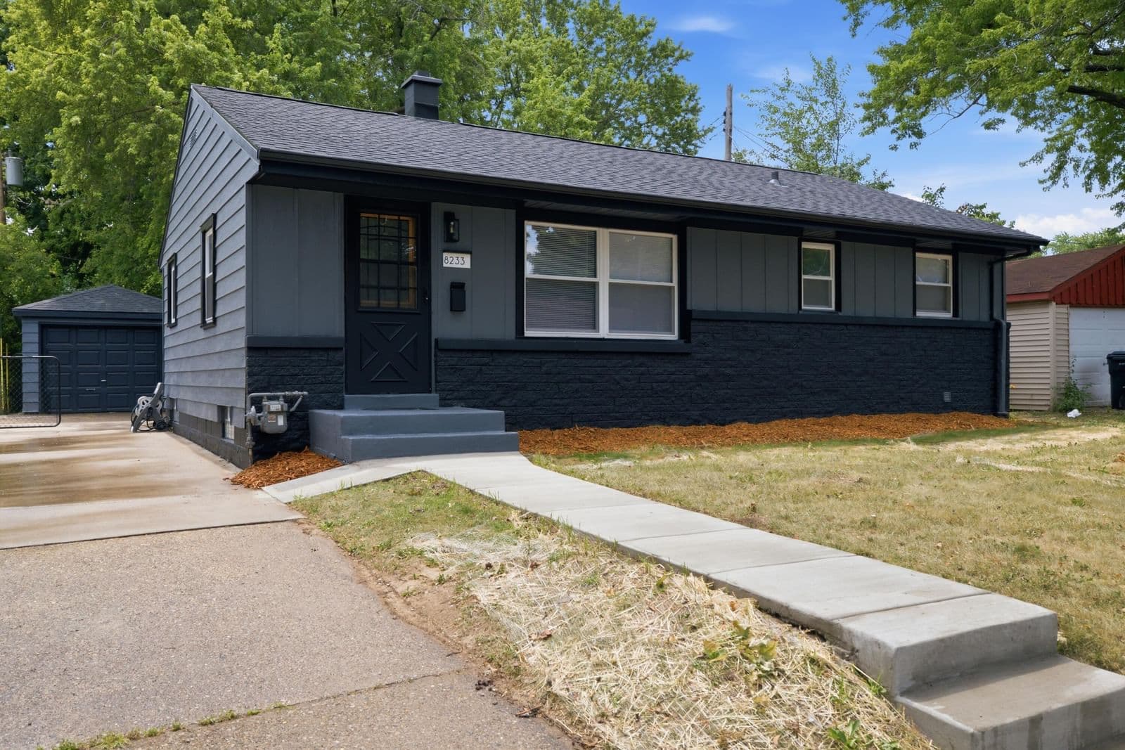 8233 Lancaster