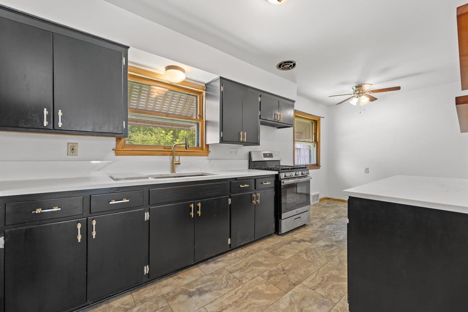 Photo 4 of 4915 63rd
