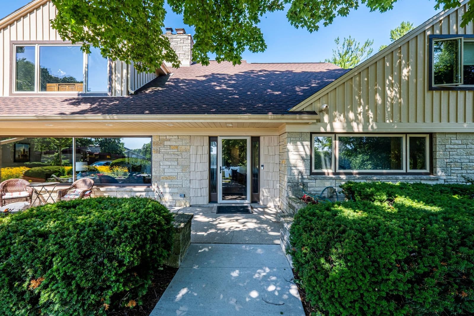 16755 Shore Line