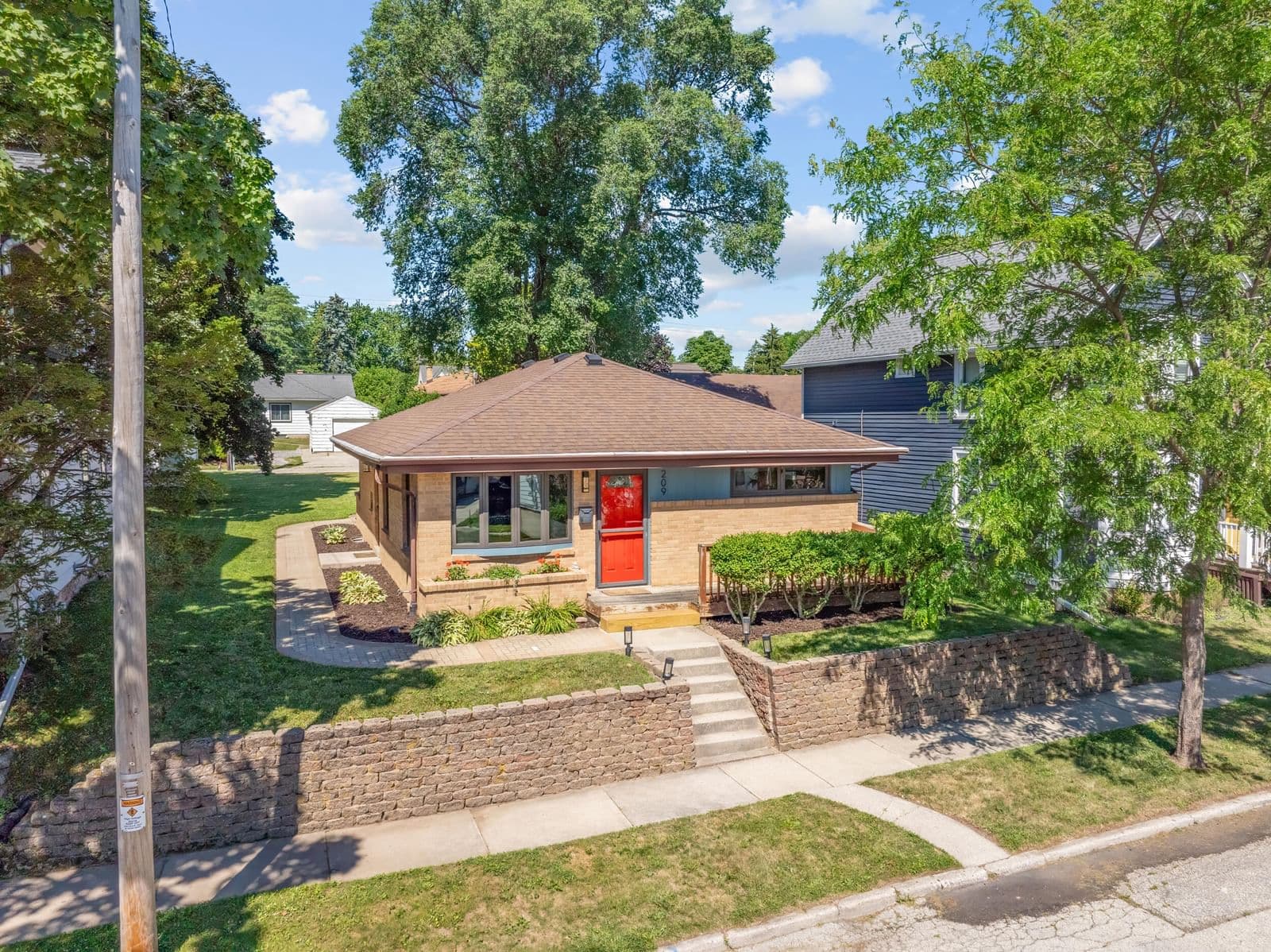 209 Garfield, Port Washington, WI