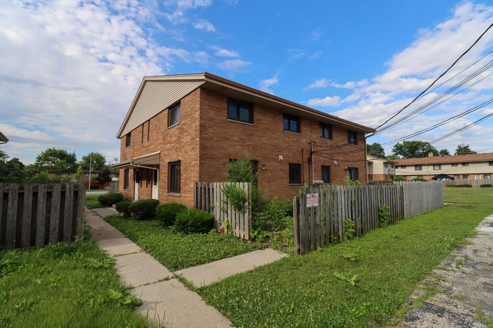 8410 Villard