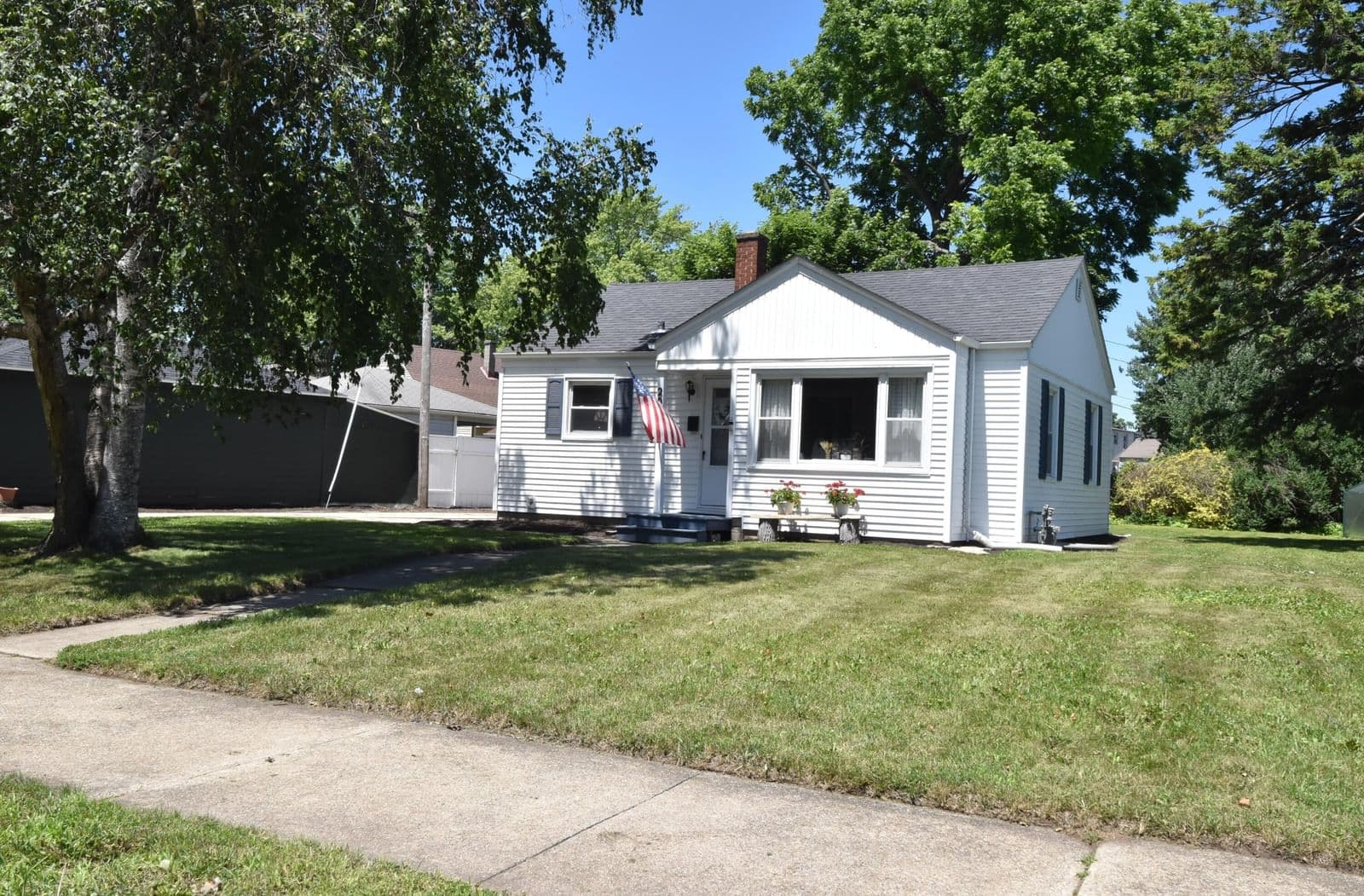 2030 Webster, Racine, WI