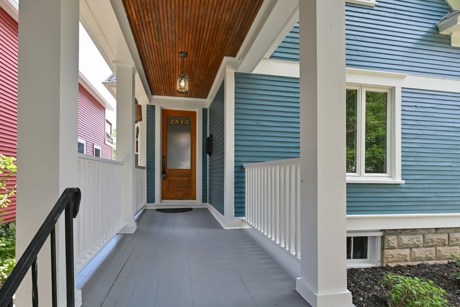 2843 Wentworth