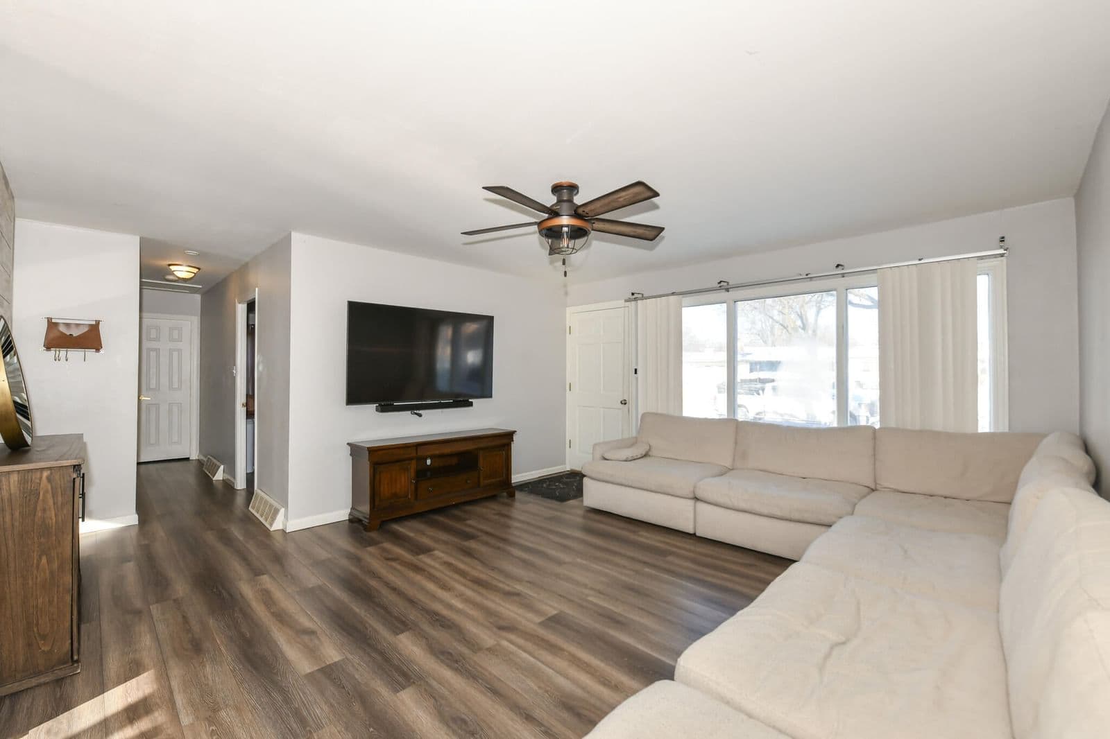 Photo 4 of 3301 Parnell