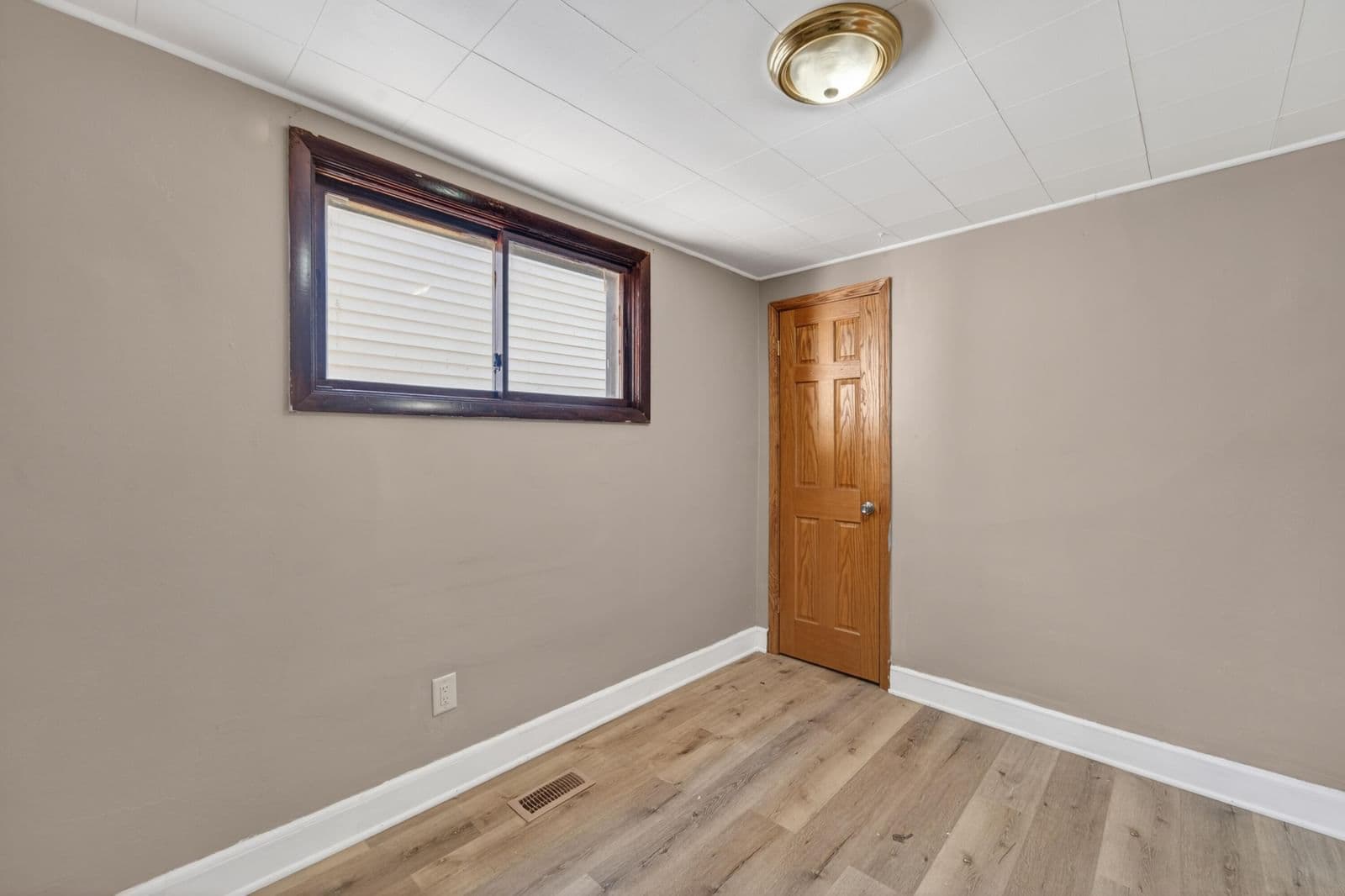 Photo 5 of 2553 12th
