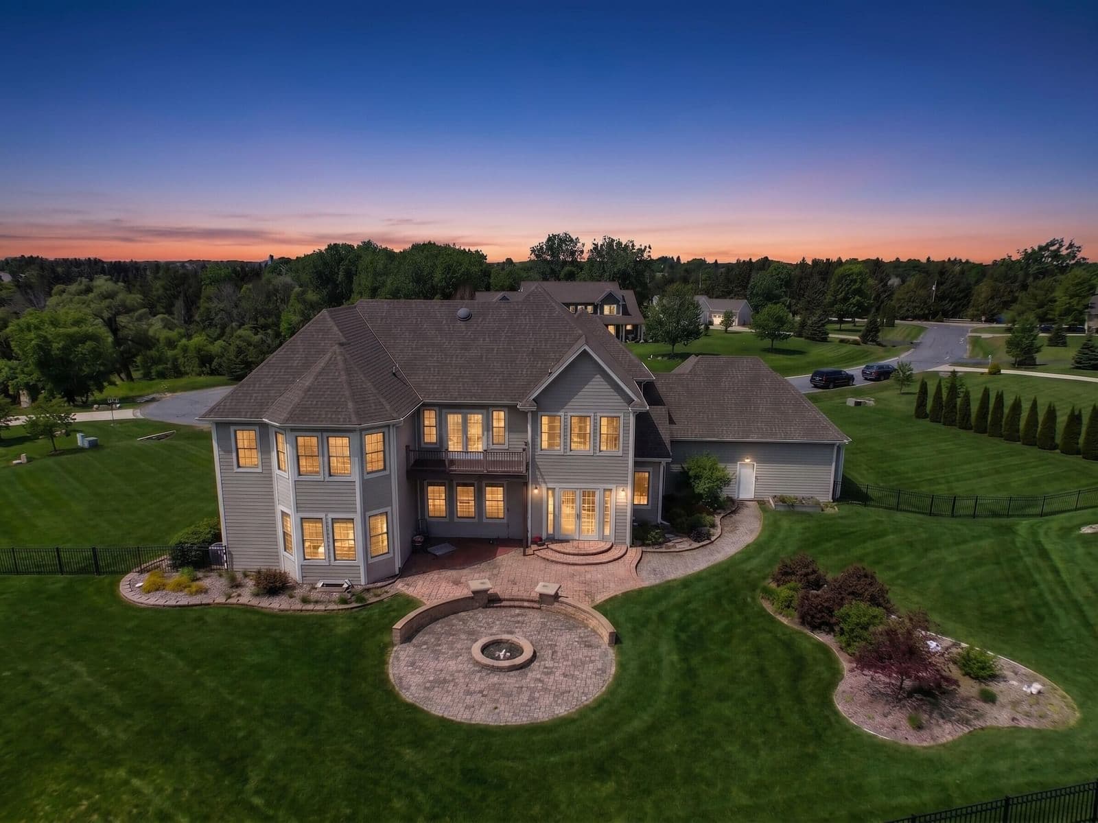 3268 Bay Hill, Port Washington, WI