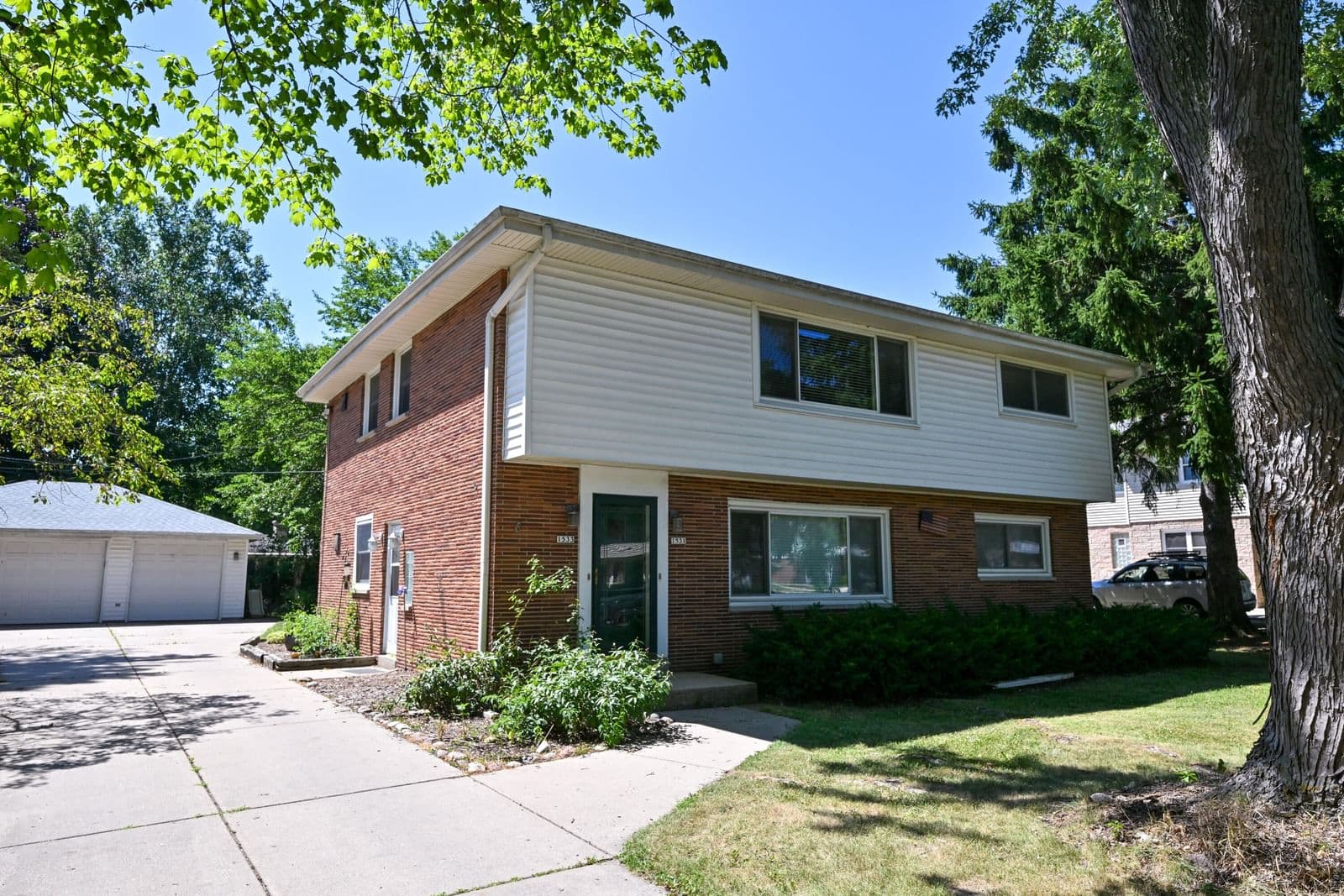 1531 116th, Wauwatosa, WI