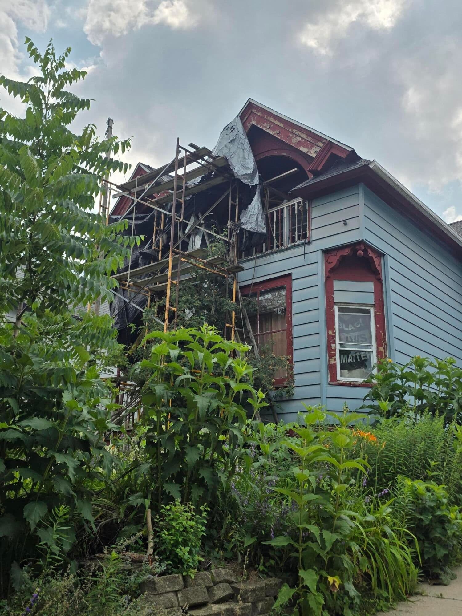 2233 Woodward