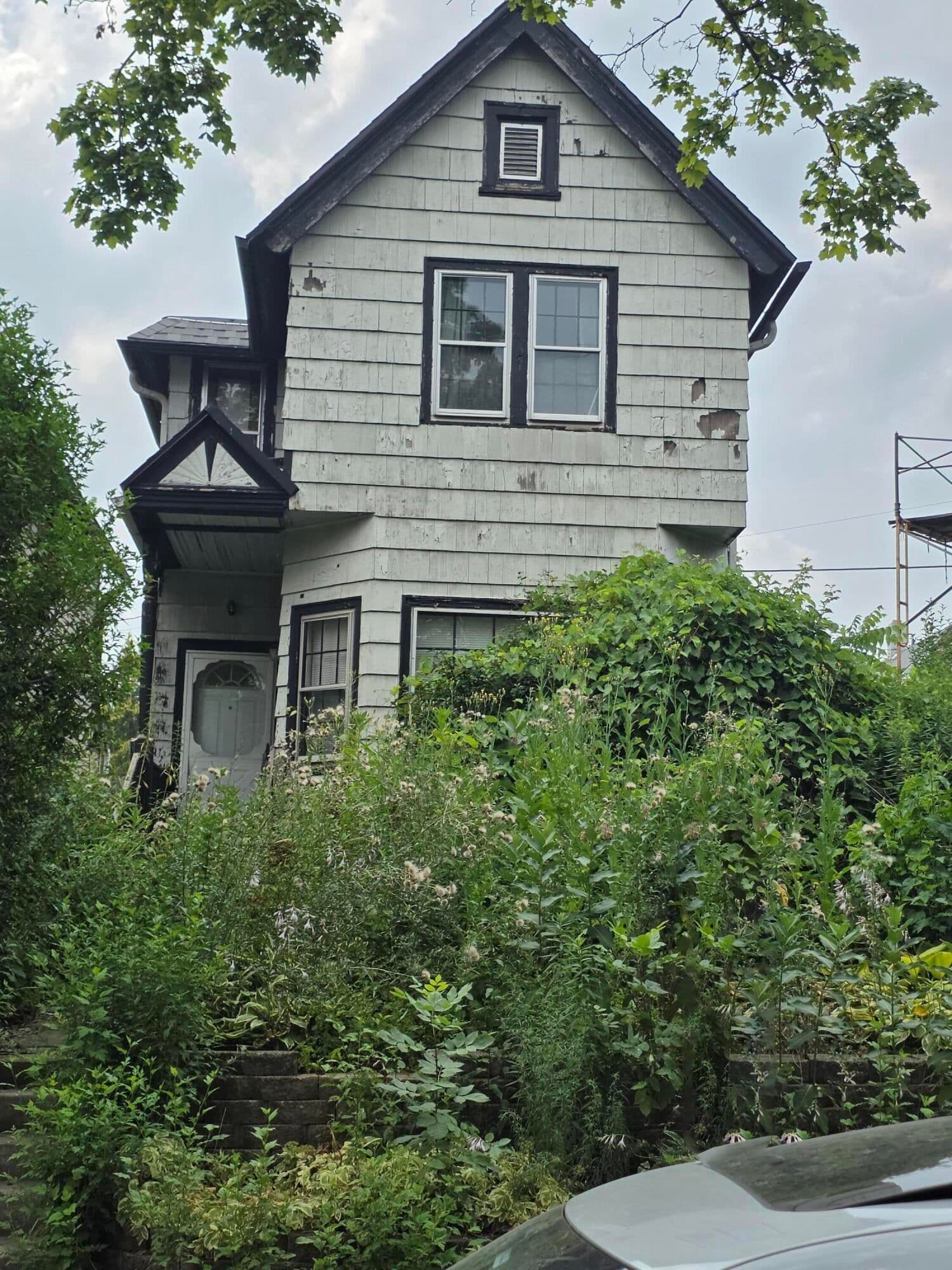 2237 Woodward