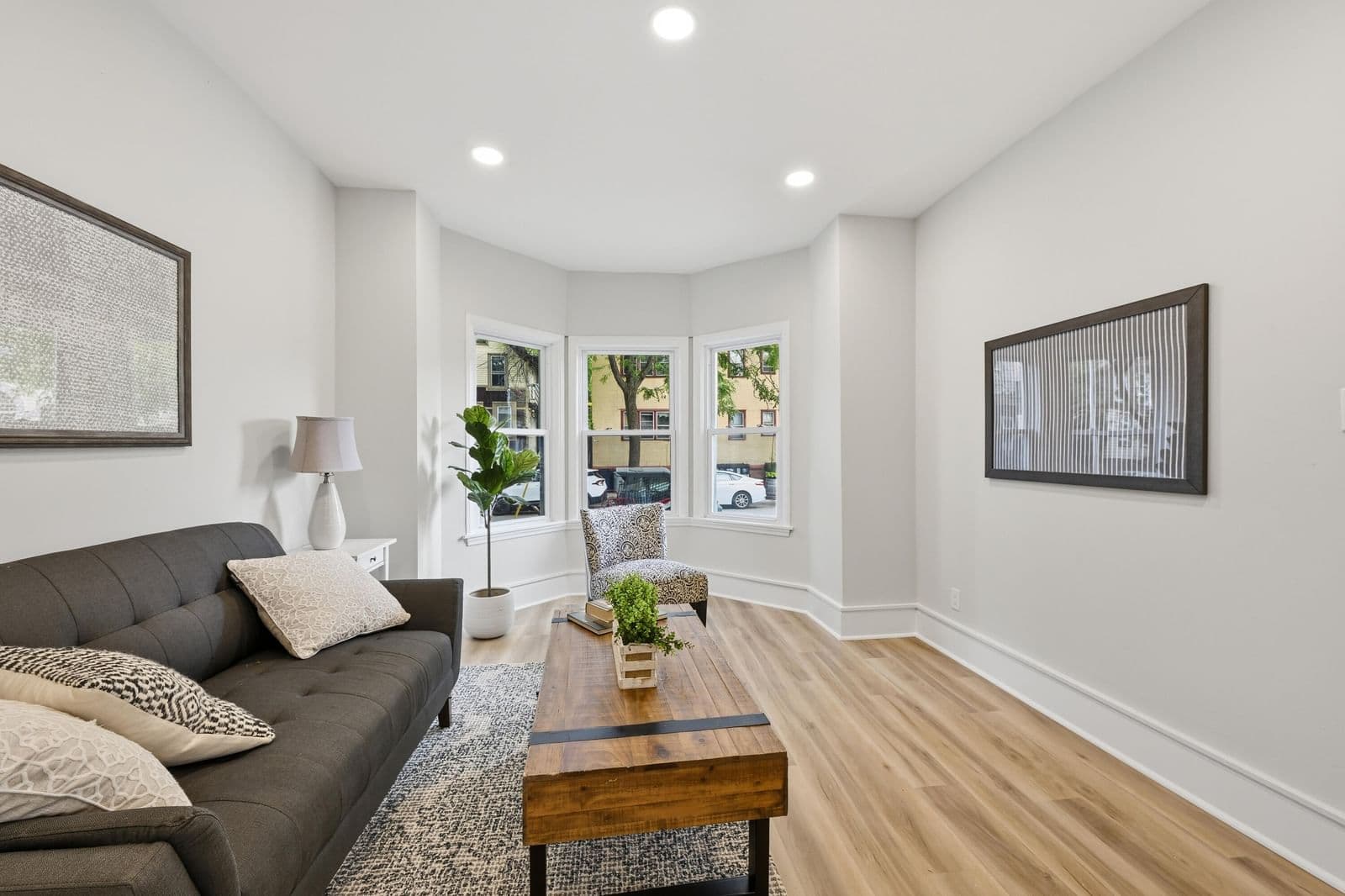 Photo 5 of 1711 Astor
