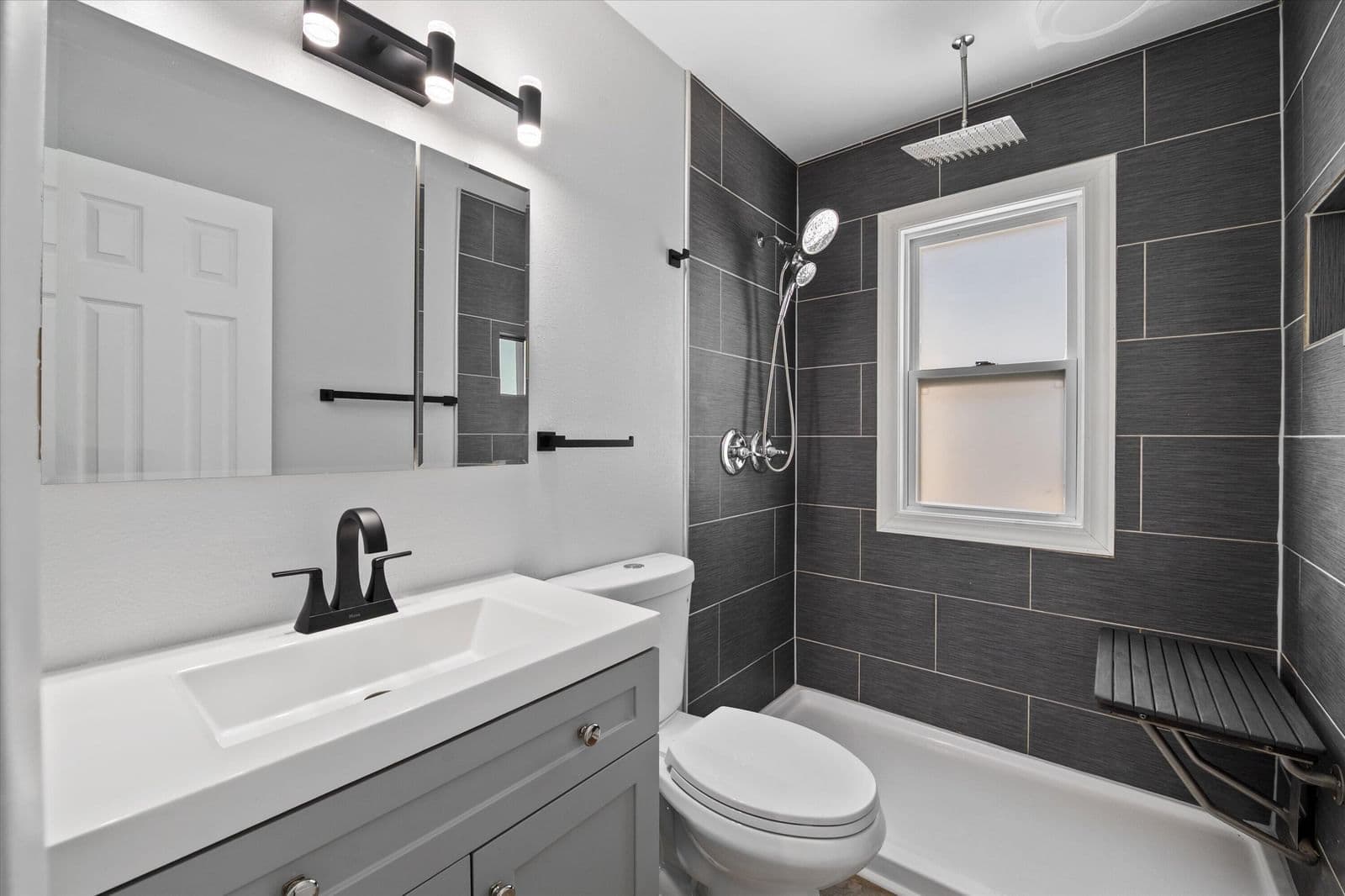 Photo 5 of 2030 77th