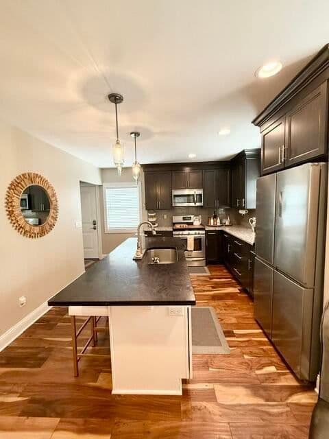 Photo 4 of 700 Elm Grove