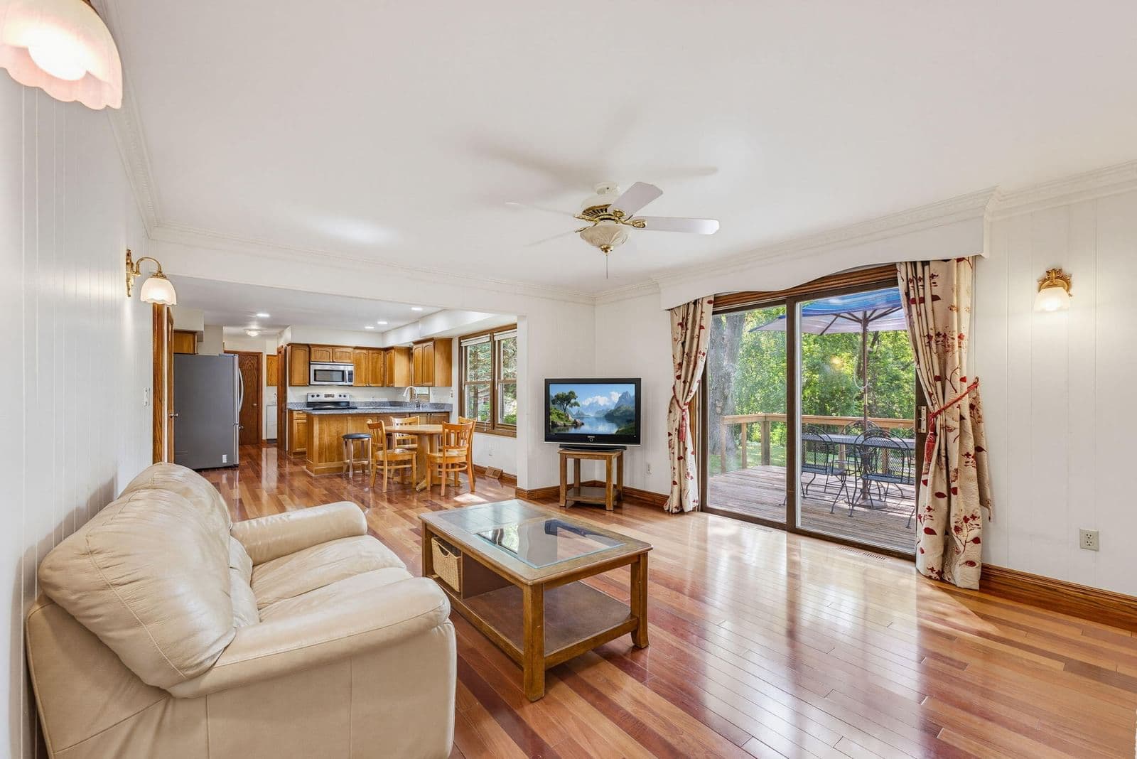 2505 Almesbury