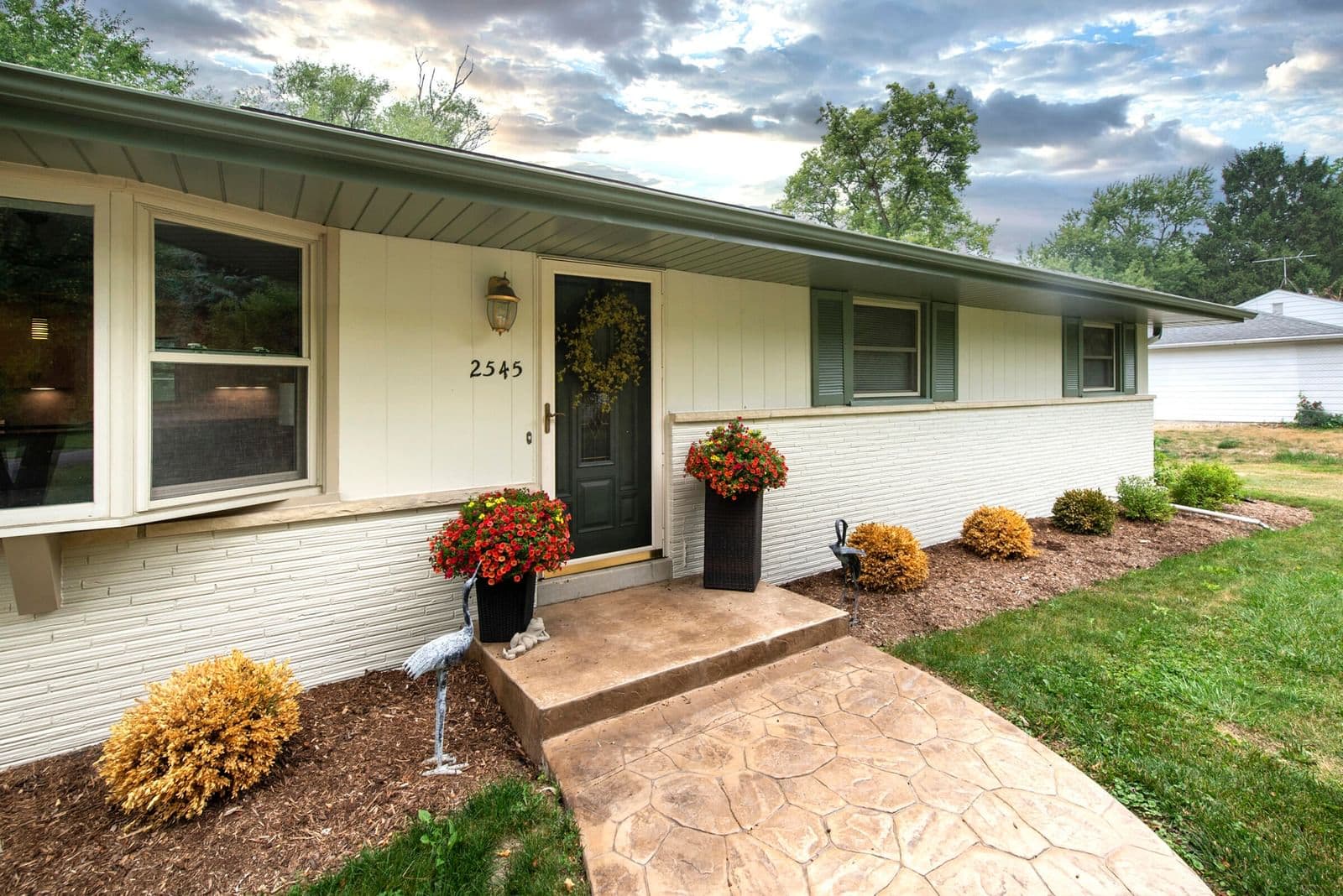 2545 Brookside