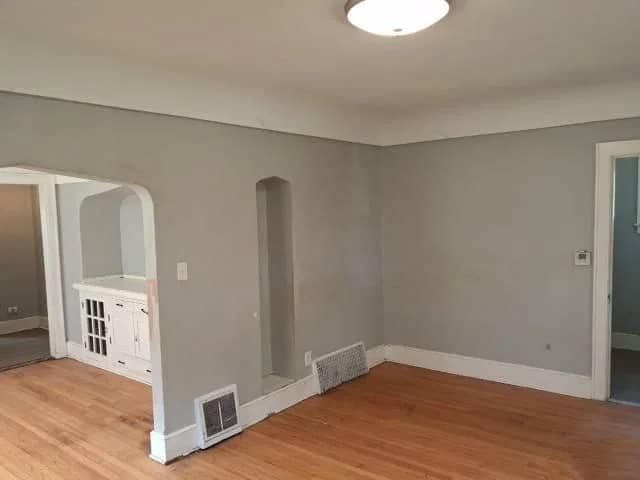 Photo 5 of 5553 32nd St