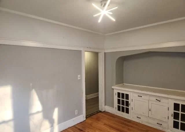 Photo 4 of 5553 32nd St