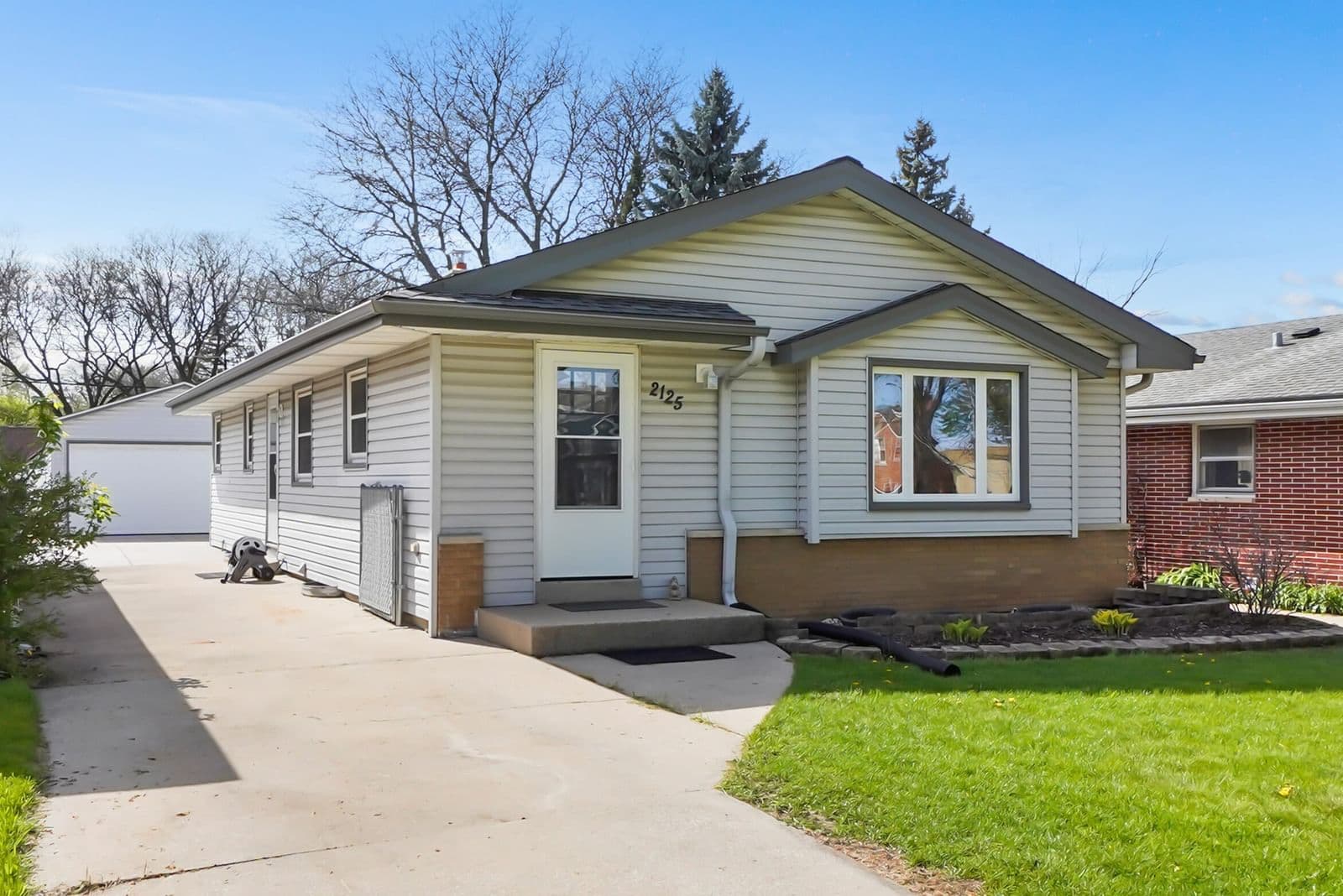 2125 113th, Wauwatosa, WI