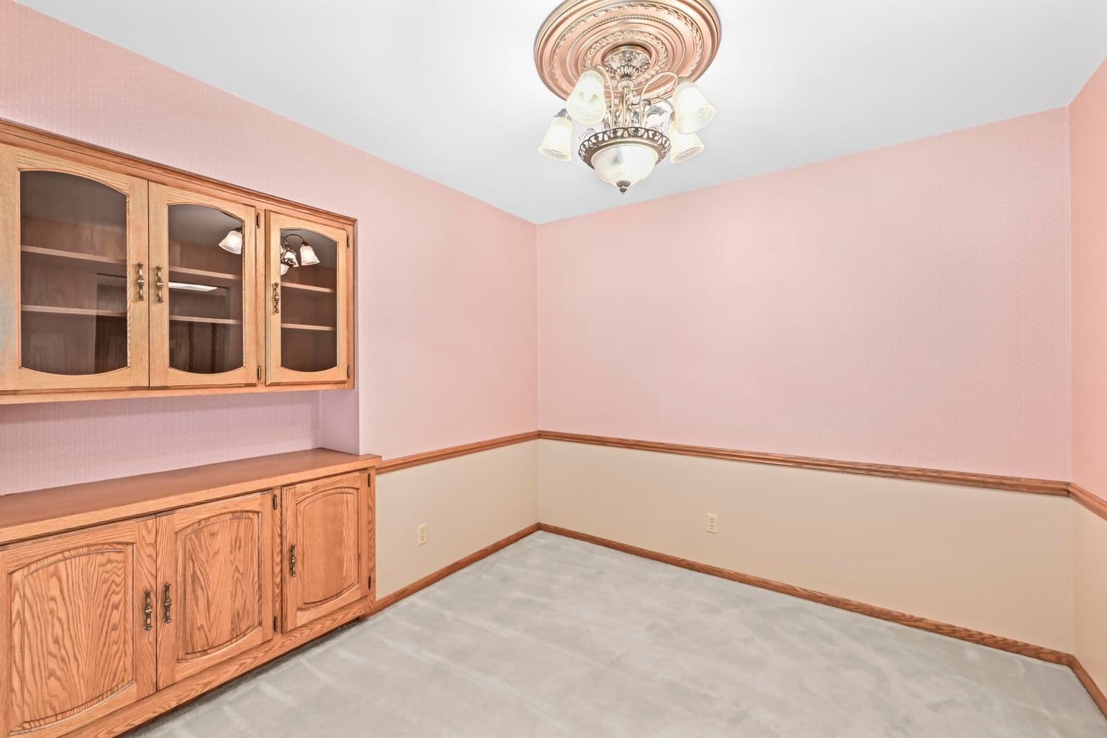 Photo 5 of 17850 St James