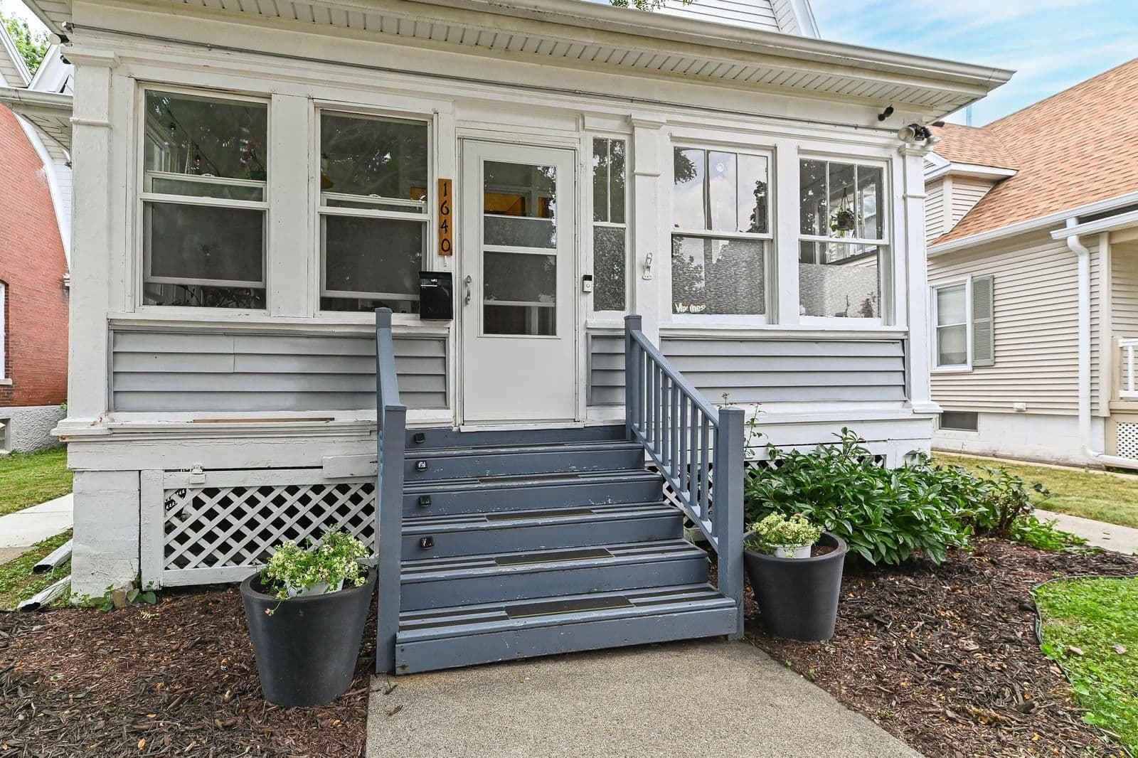 1640 Thurston