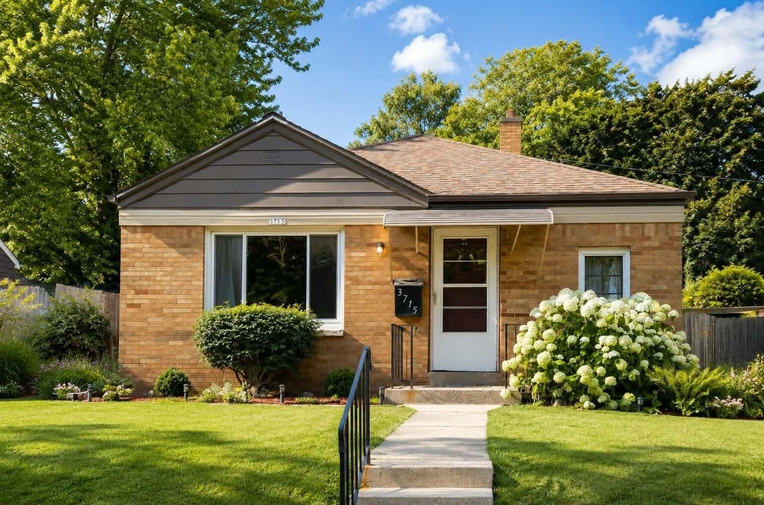 3715 Lenox