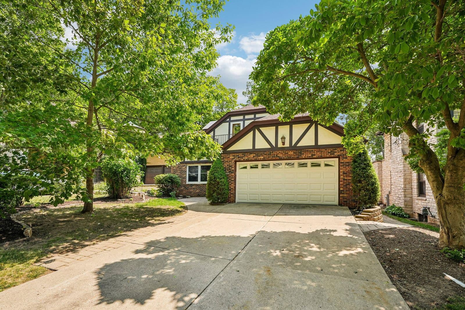 150 87th, Wauwatosa, WI