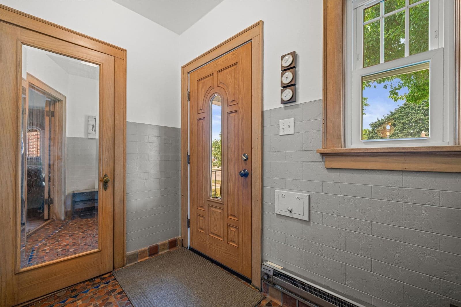 937 Lathrop