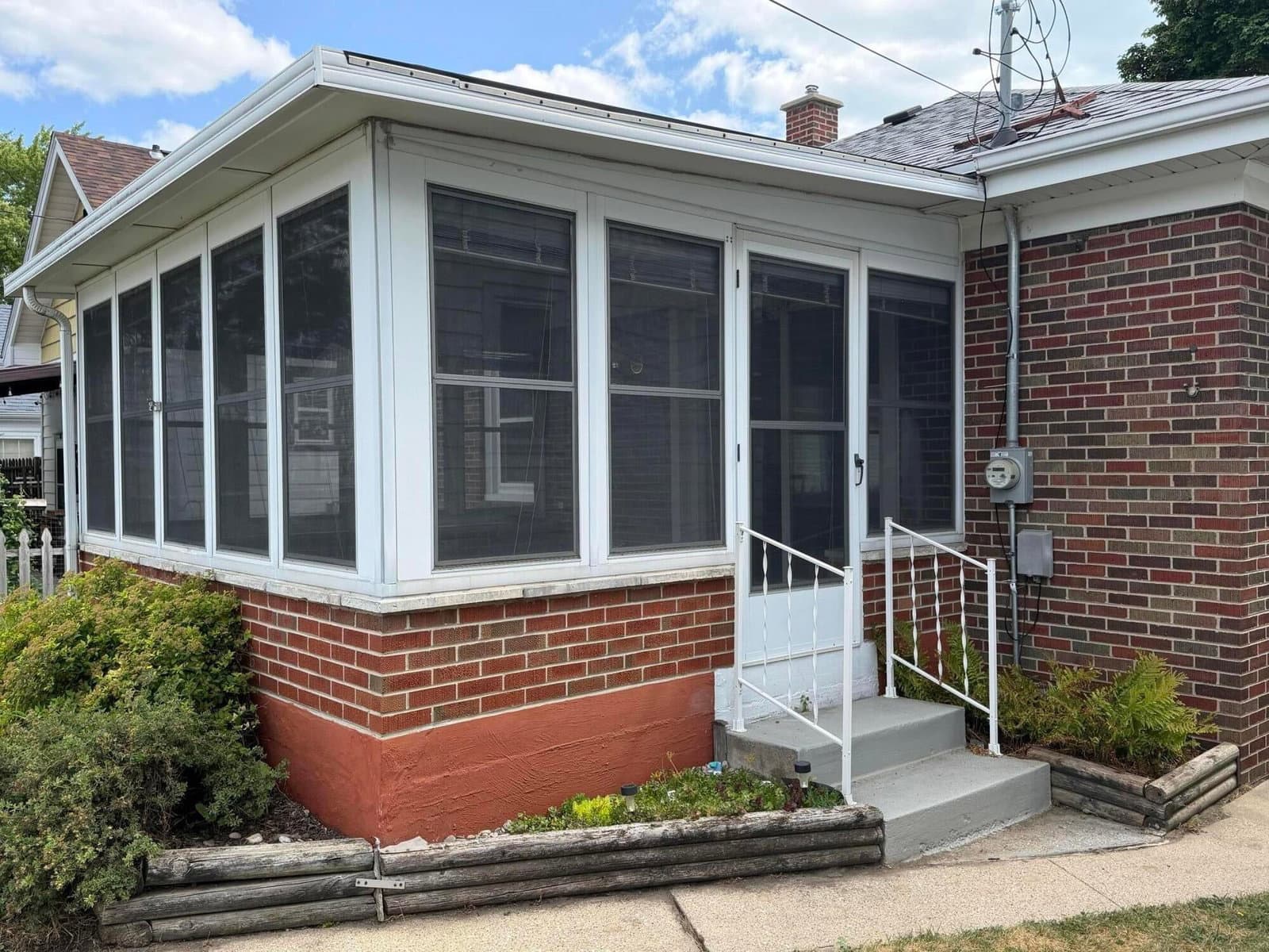 Photo 4 of 1508 West Lawn