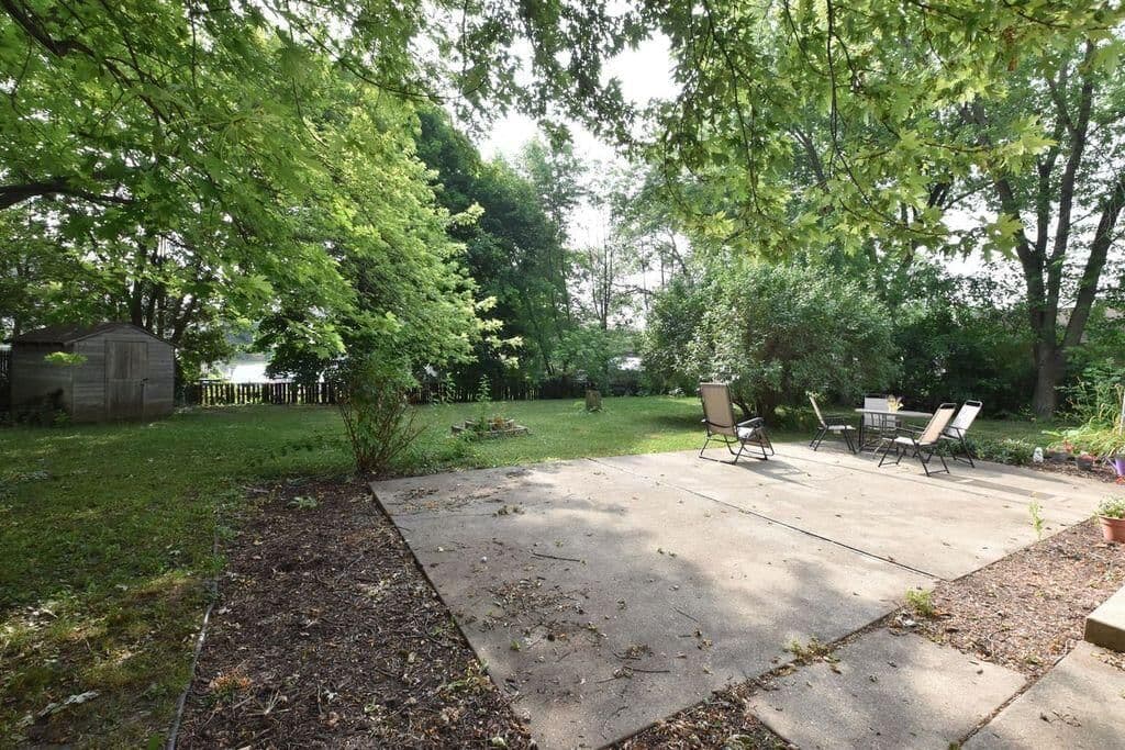3547 Oakwood