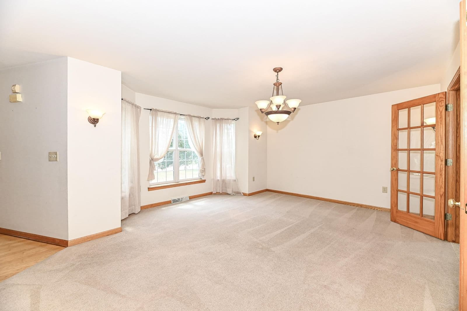 Photo 4 of 11042 Villa