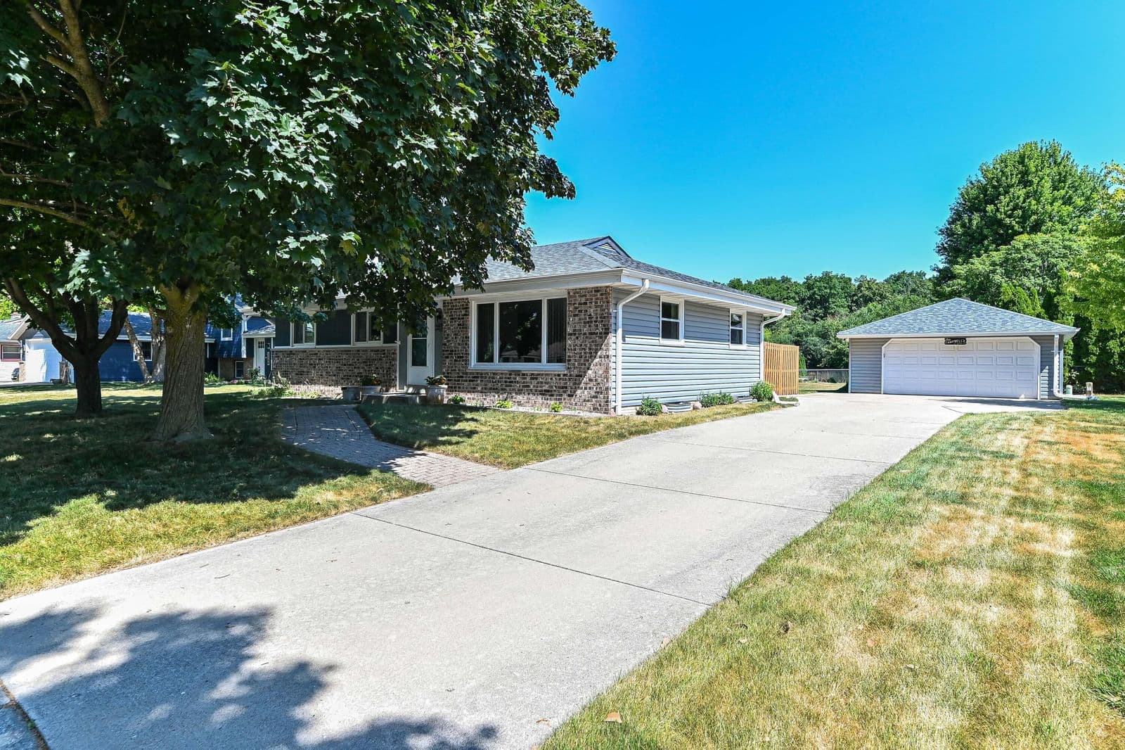 3310 Woodview