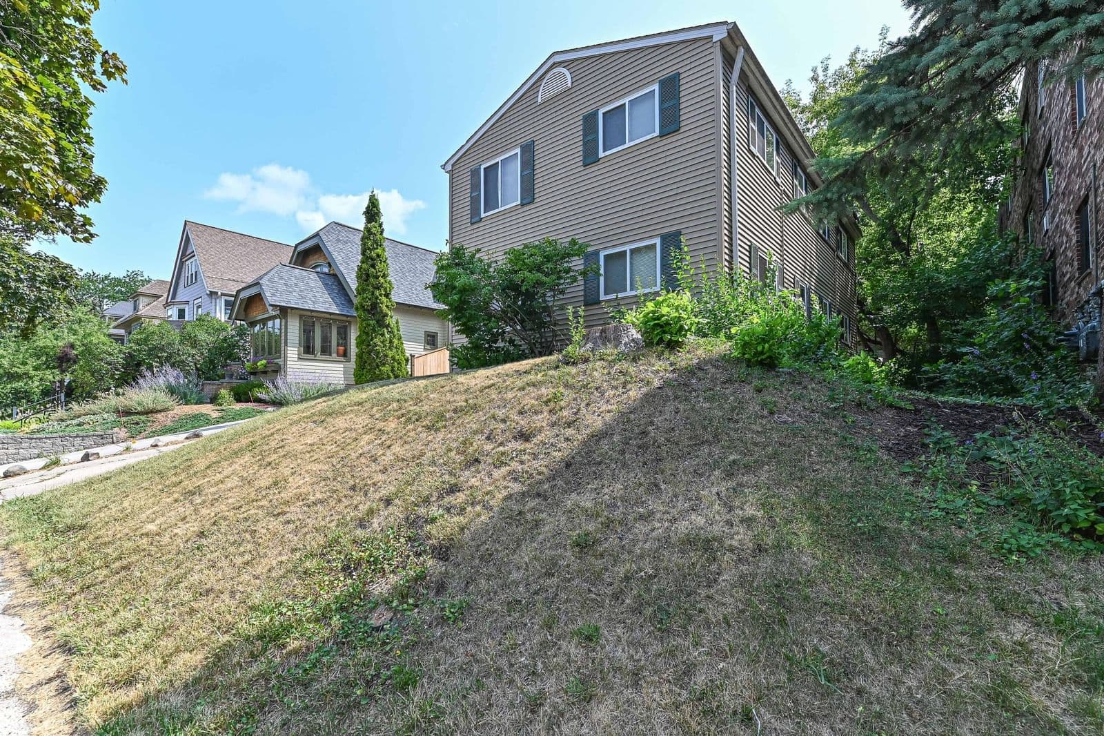 2520 Murray
