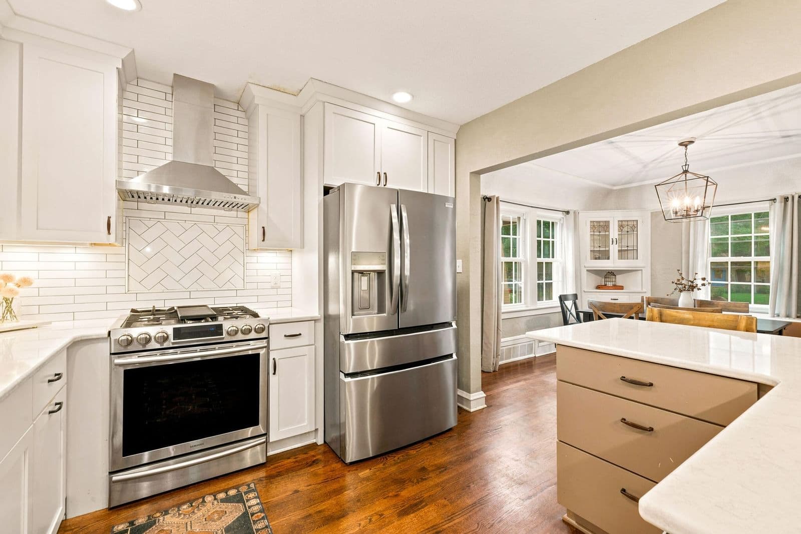 4628 Newhall