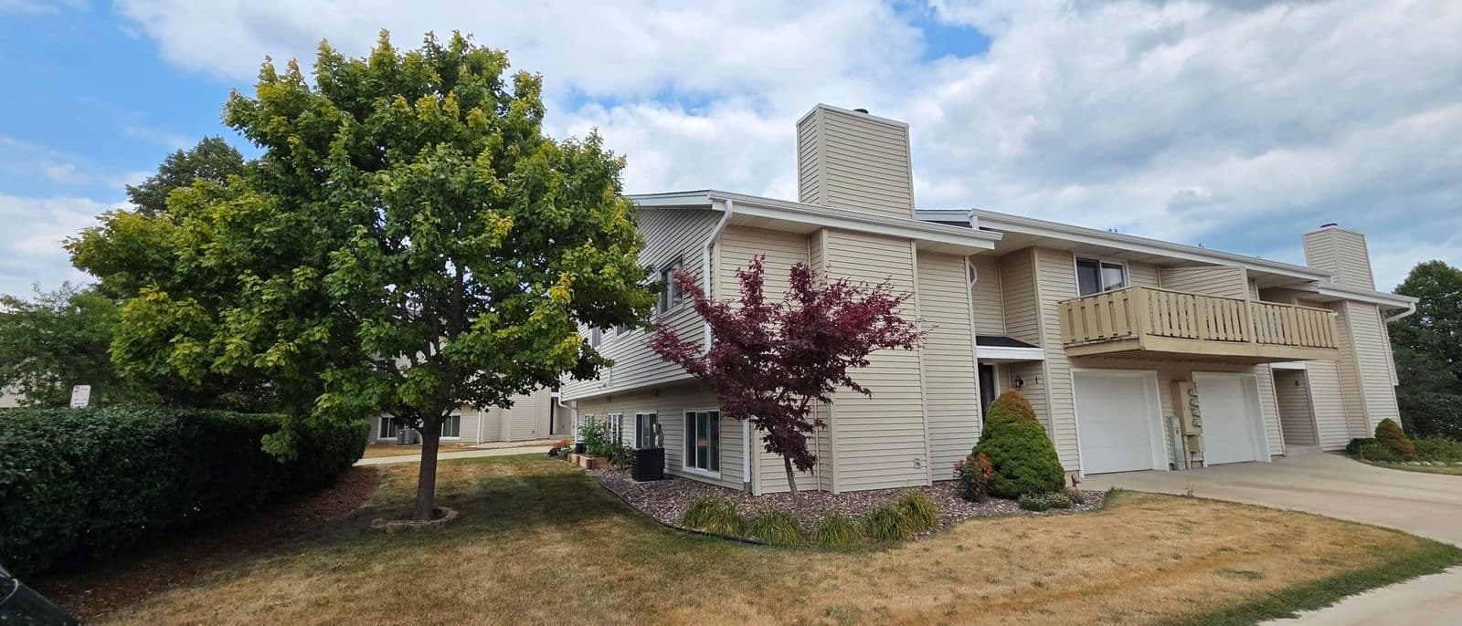 6461 Crabapple, Oak Creek, WI